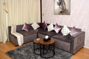 Your 2BR Luna Retreat with Beach Access in Al Rahba